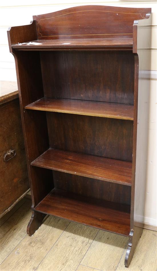 An Edwardian inlaid mahogany open bookcase H.125cm